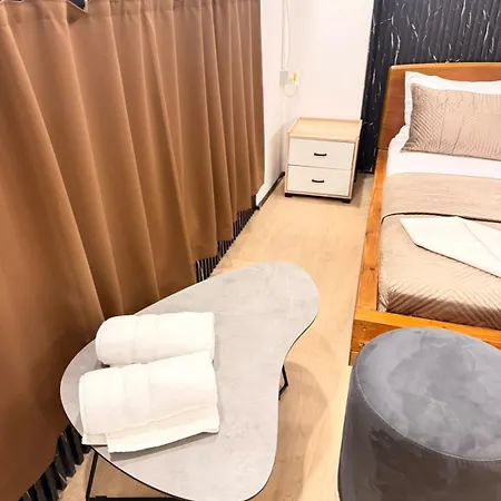 Oasis 11 * Tirana